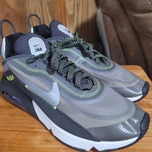 Nike Air Max 2090 SE Charcoal Grey 3M Volt Black White CW8336-001